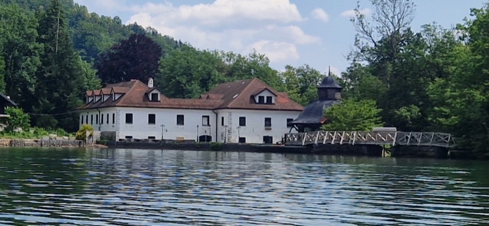 Gradovi in cerkve